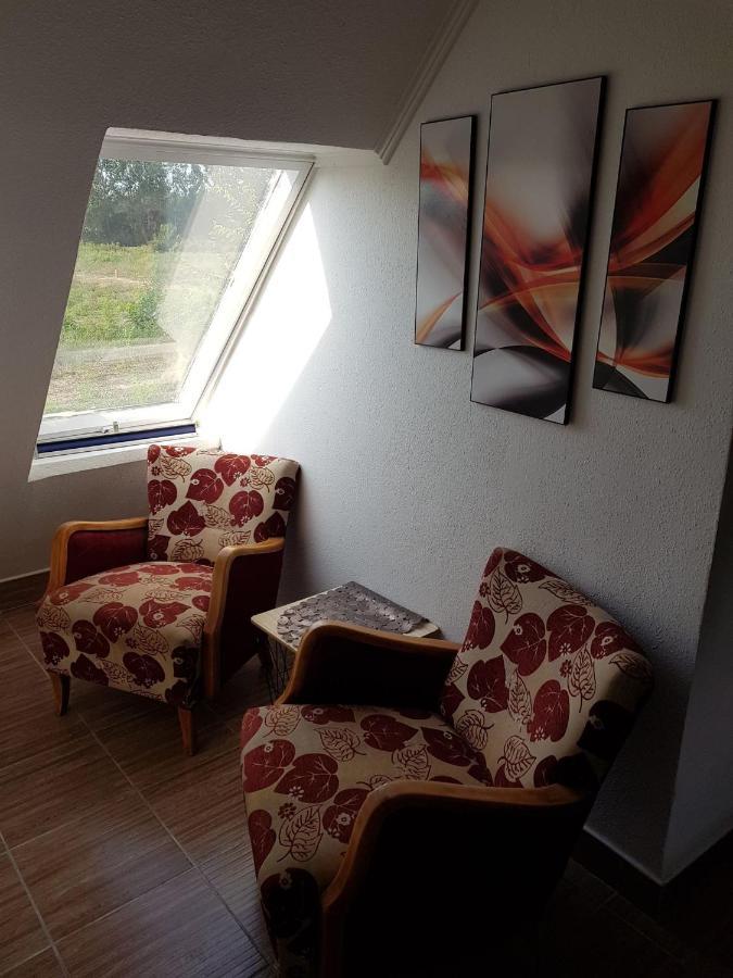 Airport16 bed&breakfast Vecsés Eksteriør billede
